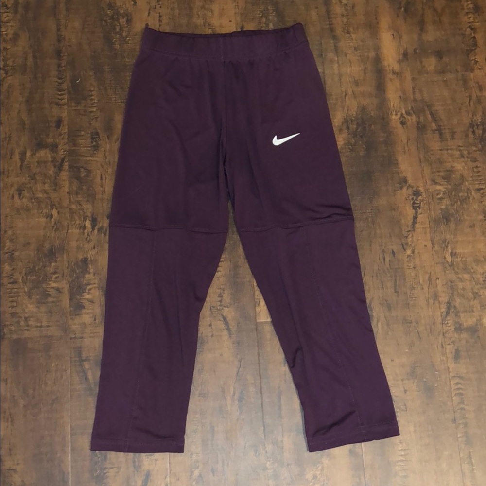 Purple Cropped Nike leggings